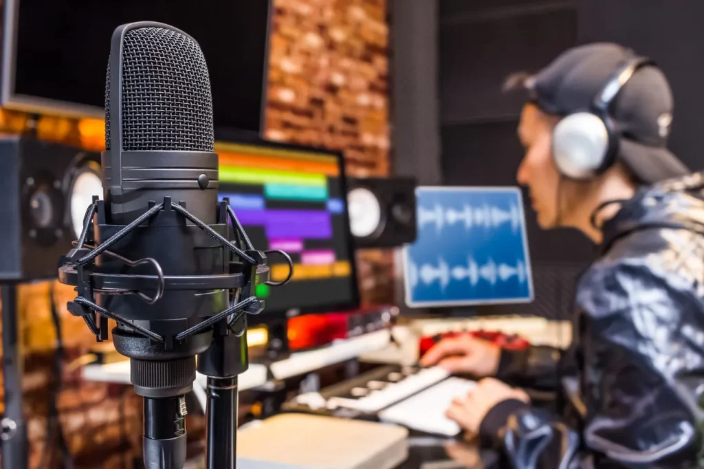 Why Background Noise Destroys Listener Retention & How a Podcast Studio Helps Background Noise Destroys Listener Retention